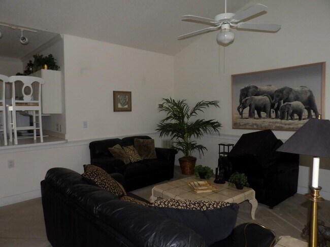 Building Photo - 4149 Hibiscus Dr