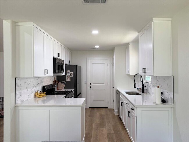 Foto del edificio - 4404 Sarasota Dr