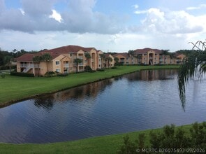 Building Photo - 241 SW Palm Dr