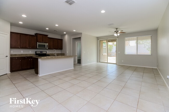 Building Photo - 2465 W Arroyo Way