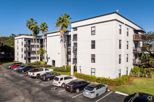 Building Photo - Colonial Village - 7550 Stirling Rd