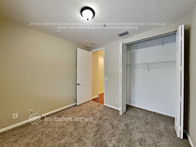 Foto del edificio - 4401 Coventry Pointe Way