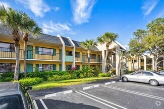Building Photo - 1618 Meadows Cir W