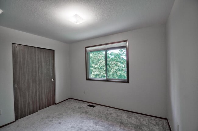 Foto del edificio - 6120 60th Ct SE
