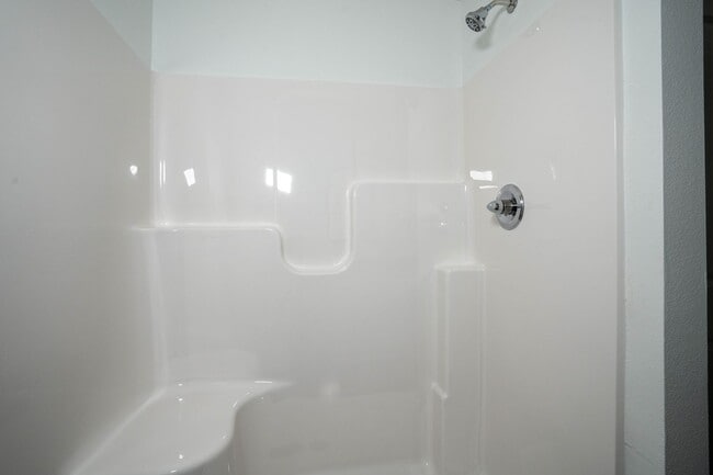 Building Photo - BRAND NEW 3 BEDROOM HOME - BOLIVAR, MO