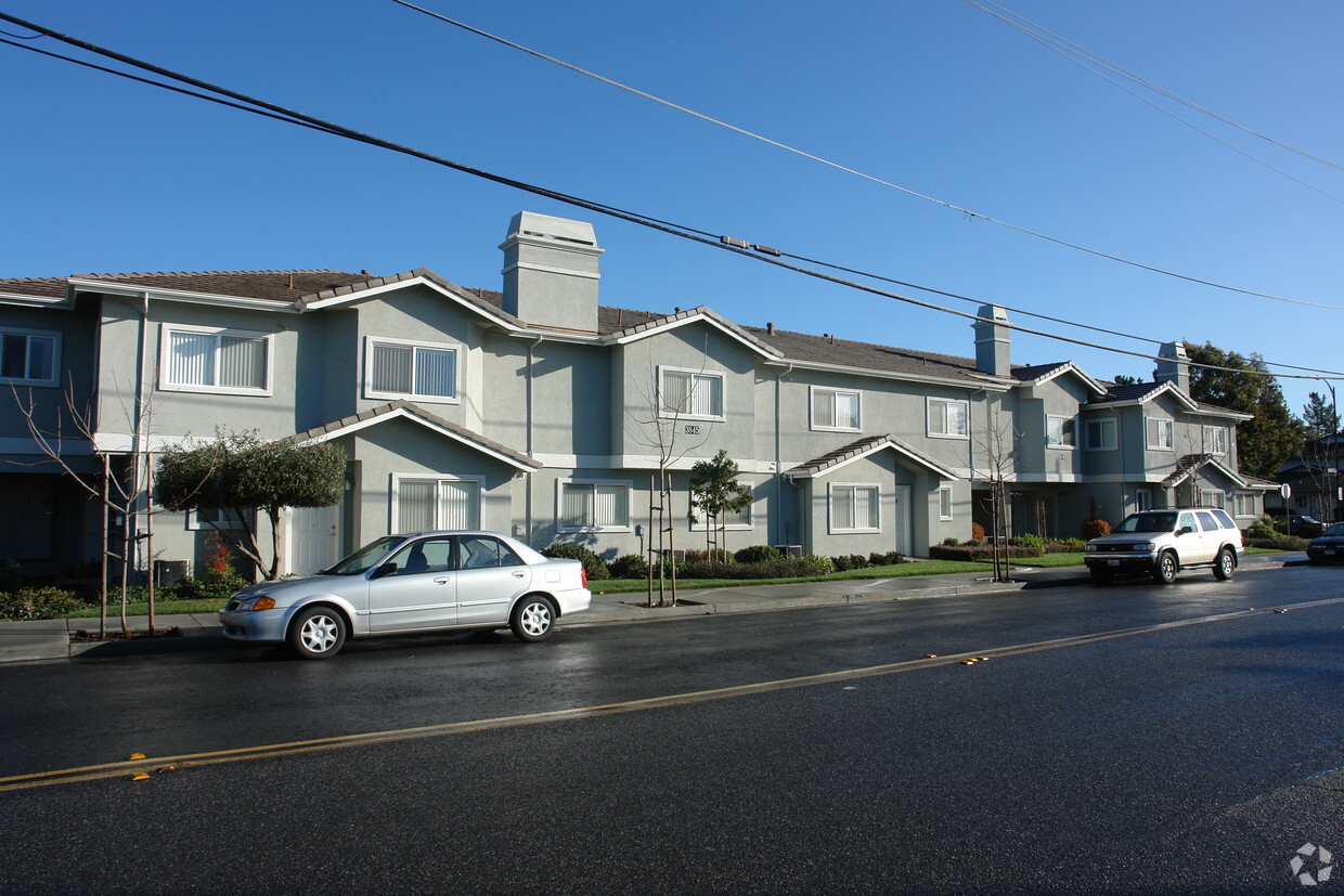 Building Photo - 3845 Blackford Ave