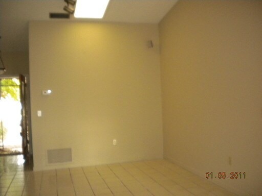 Foto del edificio - Charming 3/2 Home with Fireplace and 2-Car...