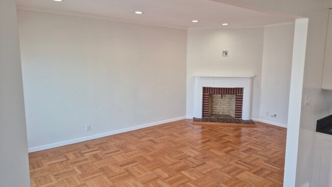 Livingroom - 63 Riverton Dr