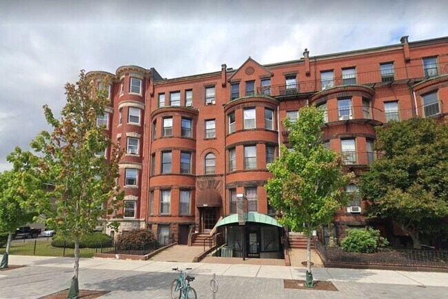 Foto del edificio - 924 Beacon St