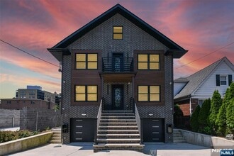 Building Photo - 332 Coolidge Ave
