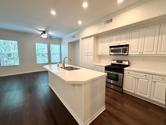 Building Photo - Claremont Village Condo at Village Walk