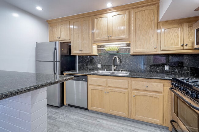 Kitchen - 275 S Church Ln