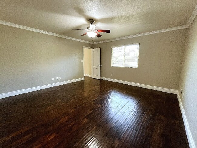 Foto del edificio - 11622 Pacific Harbor Ave