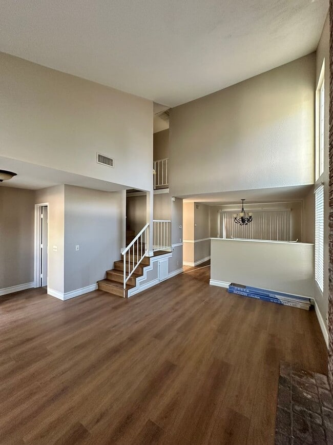 Building Photo - Hyacinth Ln - BEAUTIFUL Sunnymead Ranch Ho...