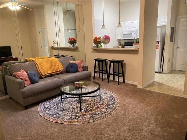 Building Photo - 4004 SW 26th Dr