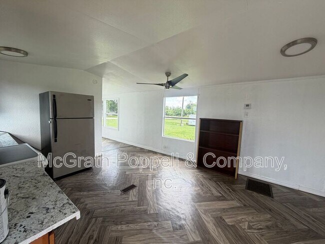 Foto del edificio - 7229 Halima Rd