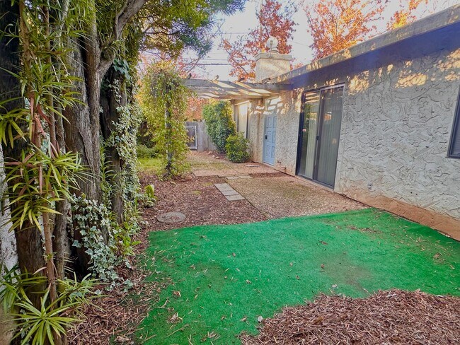 Foto del edificio - MOVE IN SPECIAL $500 off of first months rent!!