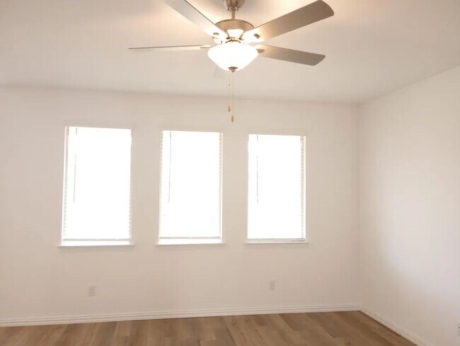 Foto del edificio - 5119 Winterberry Dr