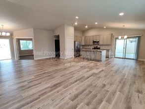 Building Photo - 8209 Coldwater Dr