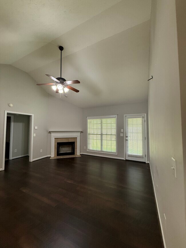 Building Photo - Santee Court