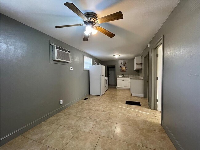 Foto del edificio - 301 W Lyman Ave