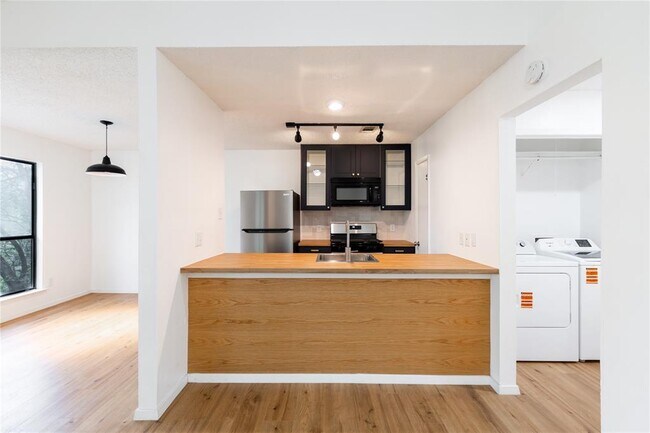 Foto del edificio - 706 Ramble Ln