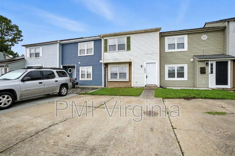 Primary Photo - 1077 Commonwealth Pl