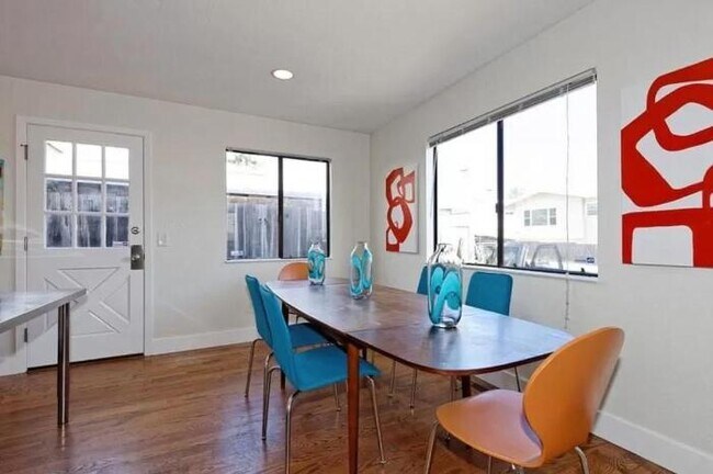 Building Photo - 2 bedroom in Oakland CA 94602