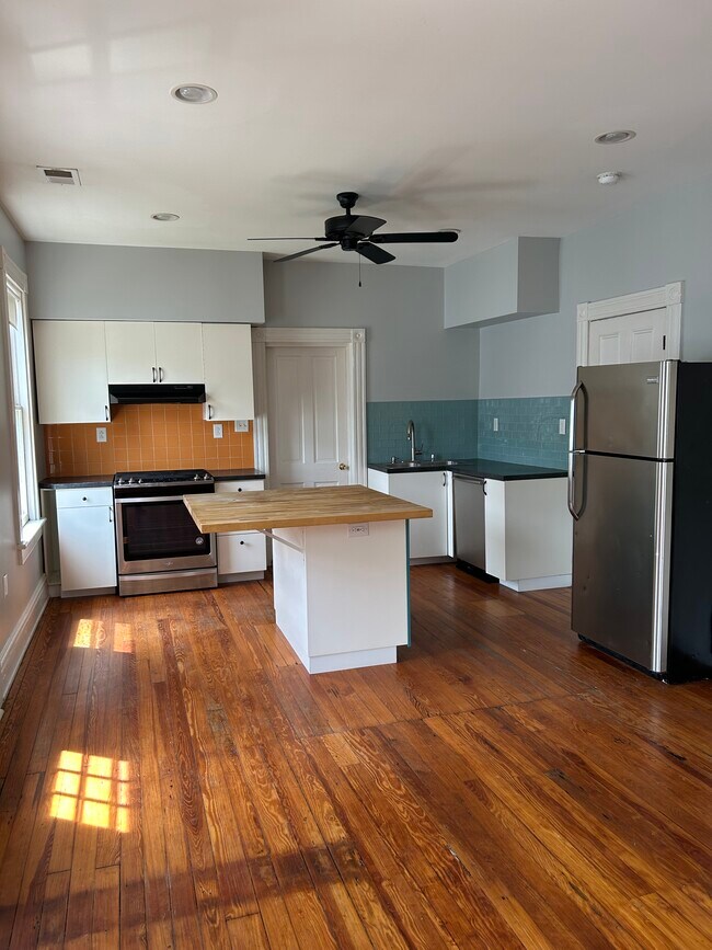 Foto del edificio - 1103 Oakwood Ave