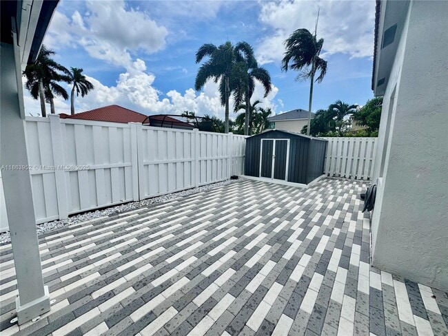 Building Photo - 912 Tanglewood Cir