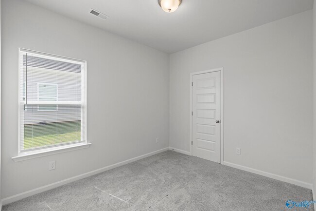 Building Photo - 141 Story Ray Dr