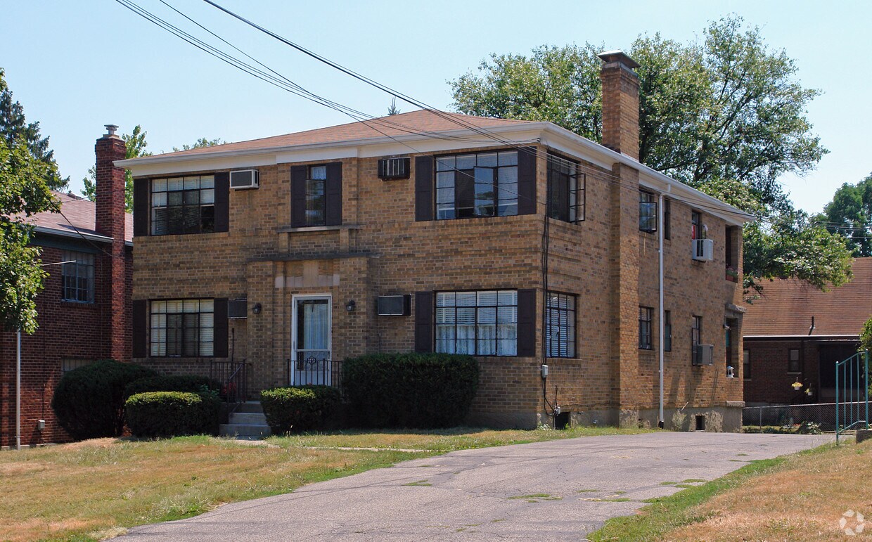 Primary Photo - 3123 Mozart Ave