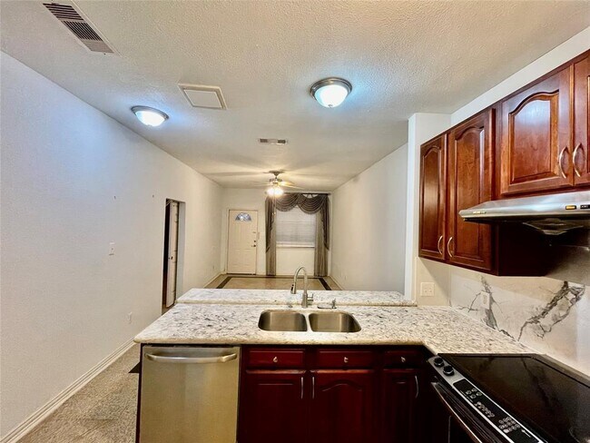 Foto del edificio - 9400 Bellaire Blvd