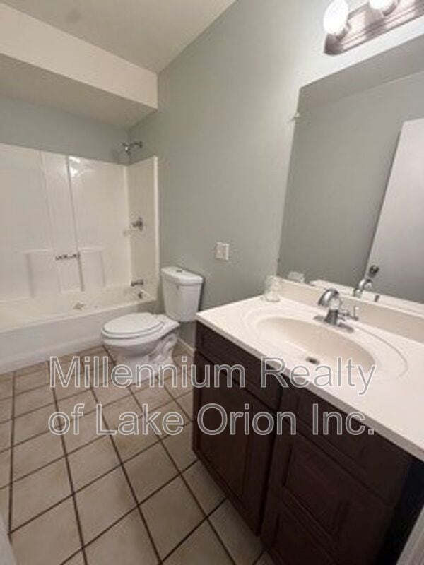 Building Photo - 844 Kettering Ave