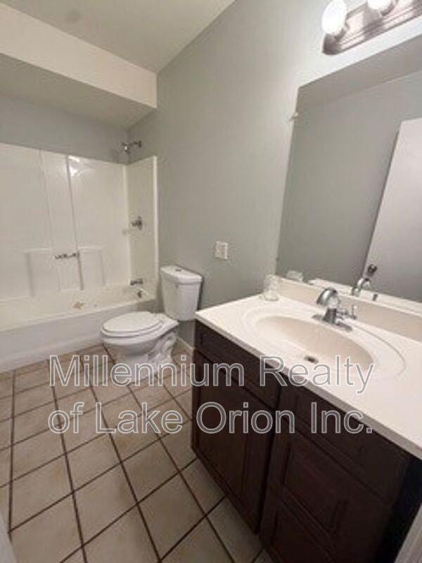 Foto del edificio - 844 Kettering Ave