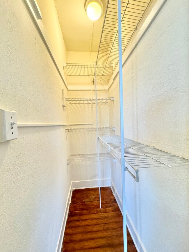 Foto del edificio - 532 S Coronado St