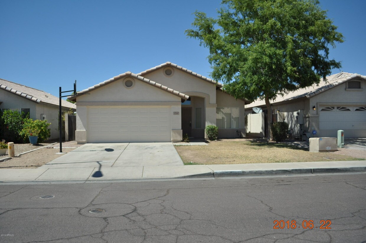 Primary Photo - 8544 W Cherry Hills Dr