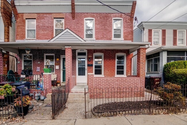 Foto del edificio - 1909 W 8th St