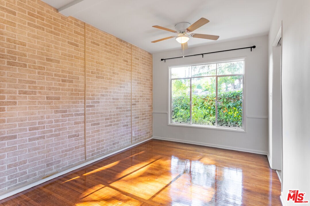 Foto principal - 3844 Evans St W