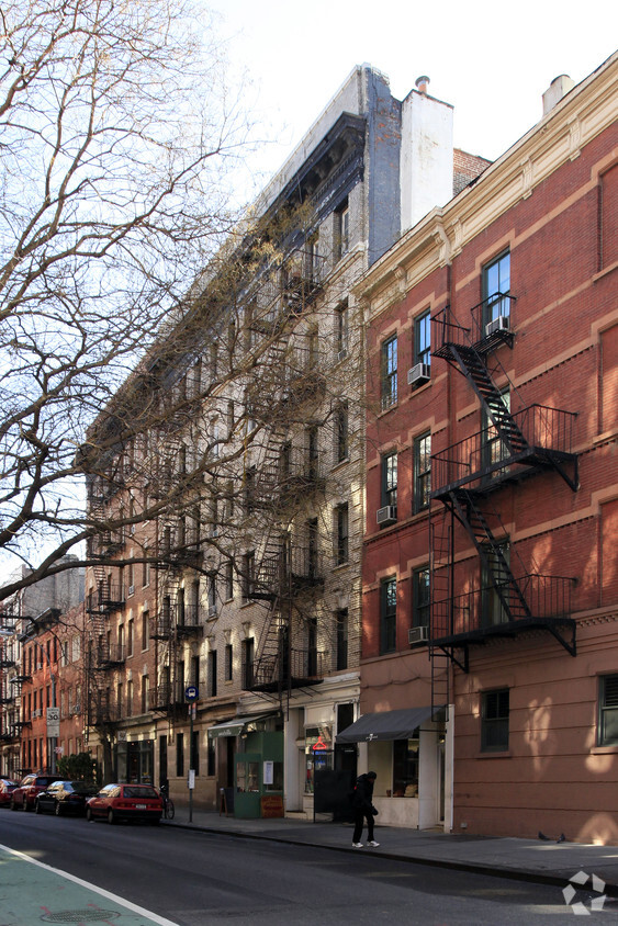 Building Photo - West Ville