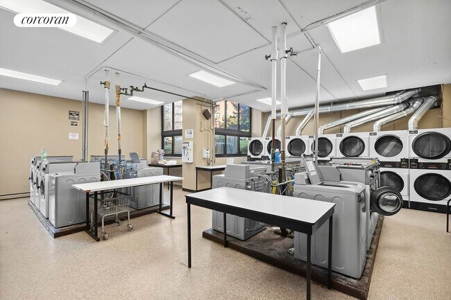 Foto del edificio - 1 Glenwood Ave