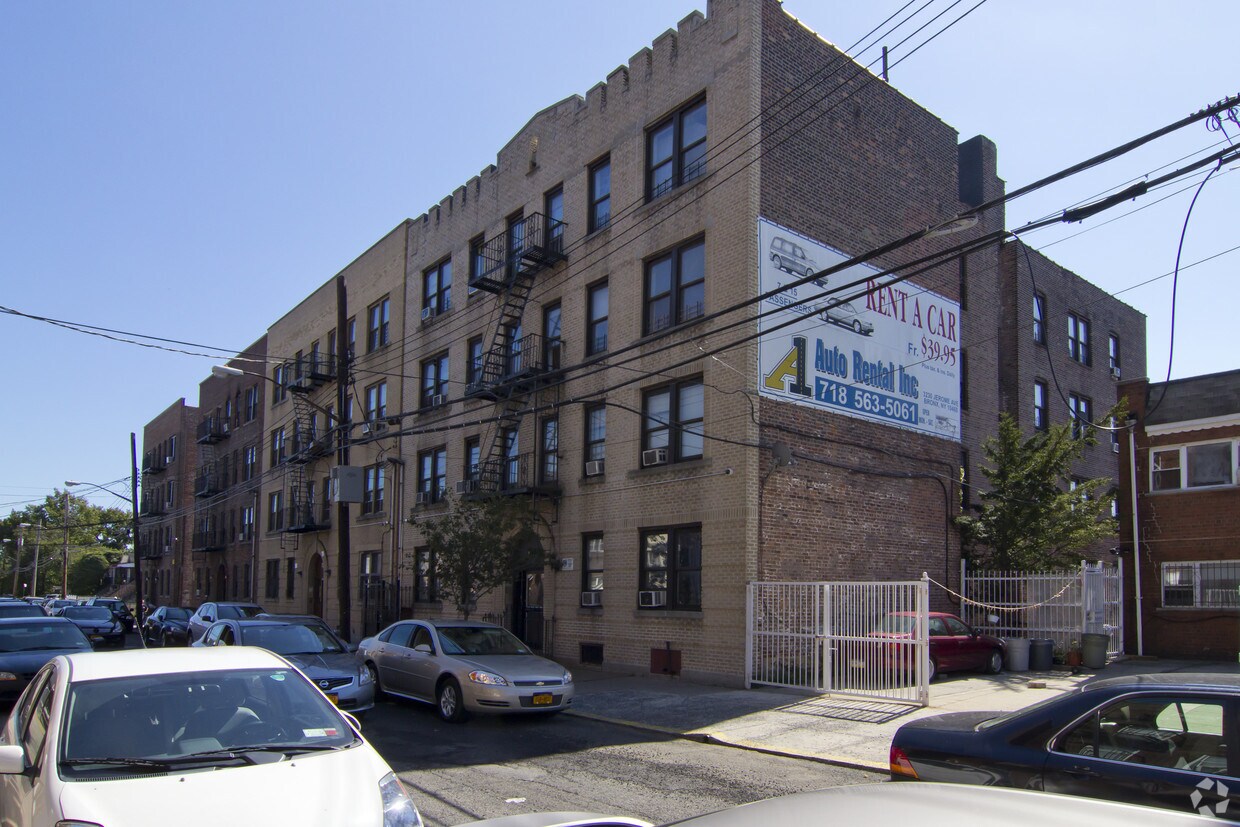 Primary Photo - 722 E 228th St