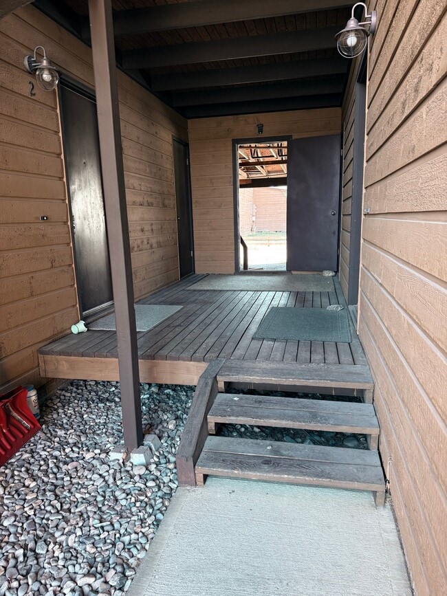 Building Photo - 1216 W Montana St