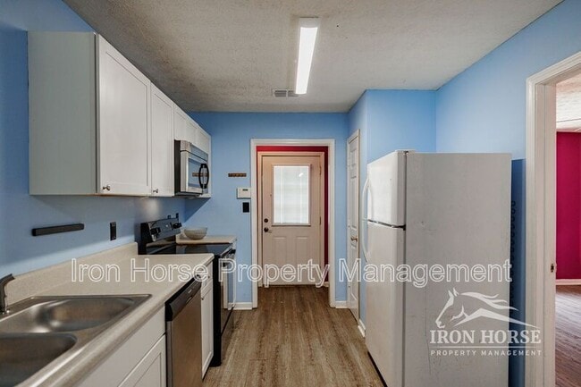 Foto del edificio - 195 Westchester Cir