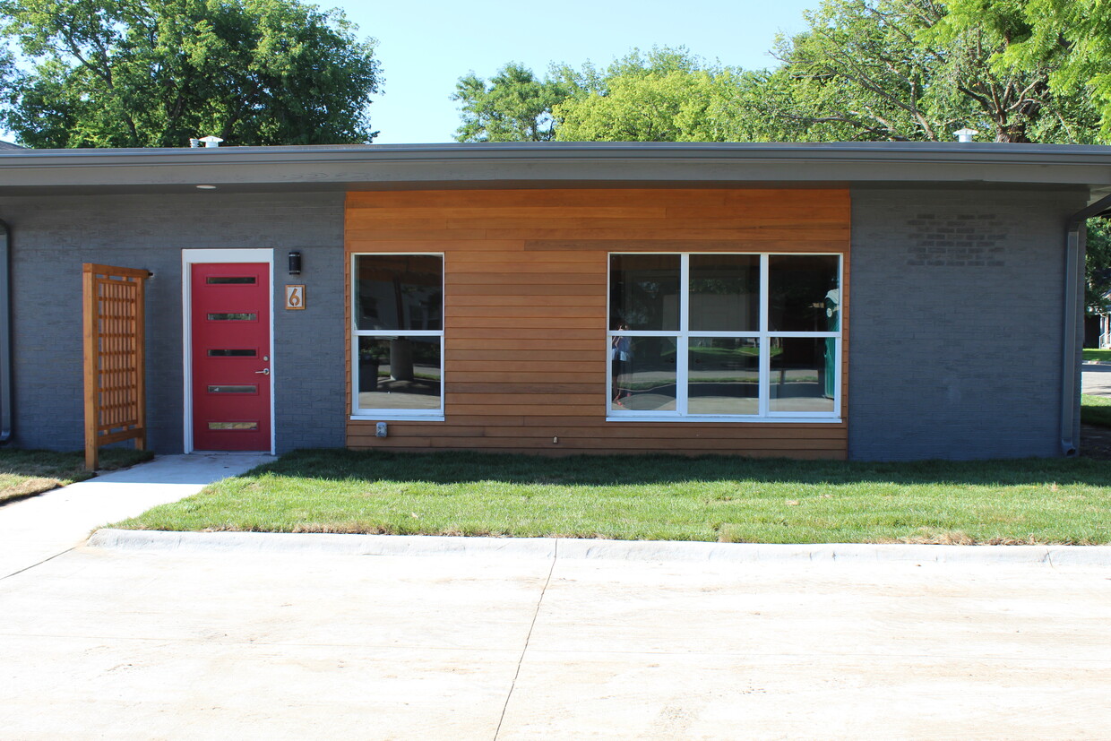 Primary Photo - 209 N Park Ave
