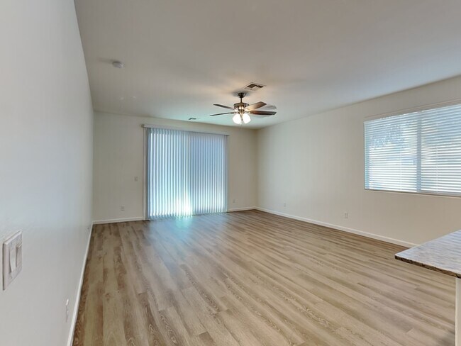 Building Photo - 1446 S Colt Dr