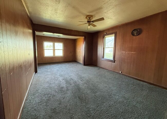 Foto del edificio - 610 W Main St