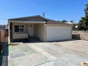 Building Photo - 2134 Wayside St