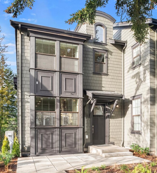 Building Photo - 2111 9th Ave W