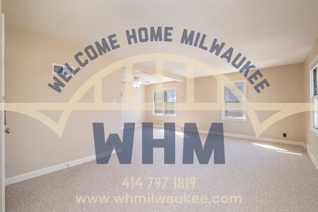 Foto del edificio - PRICE DROP! Charming 2 Bedroom Upper in Wh...